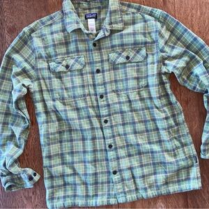Patagonia Organic Cotton Flannel Green and Blue Plaid Button Down Shirt